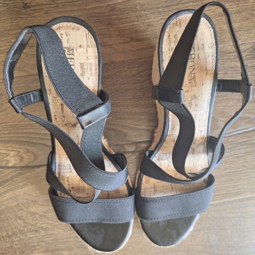 MERONE BLACK 3" WEDGE HEELS ELEGANT CORK DESIGN. WORN ONCE - Picture 3 of 8